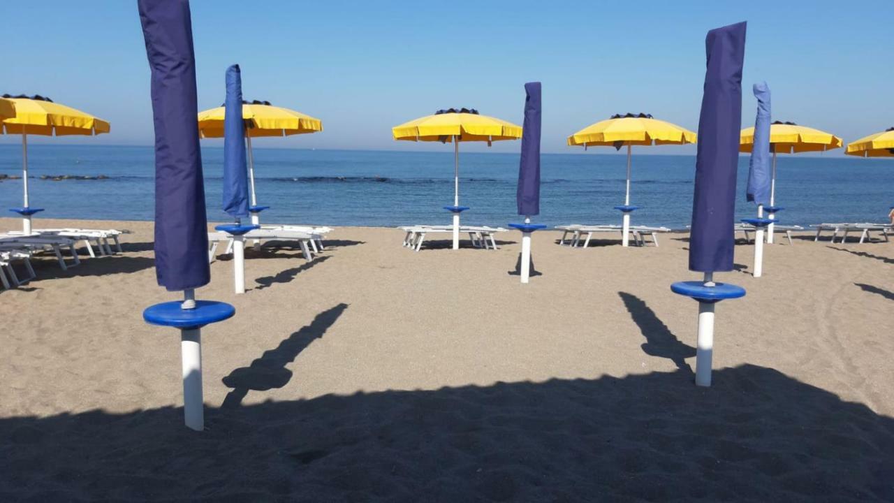 B&B Fiumicino Airport Resort Экстерьер фото